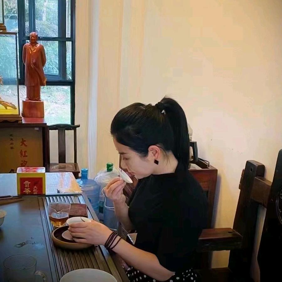 岩深处兰姐