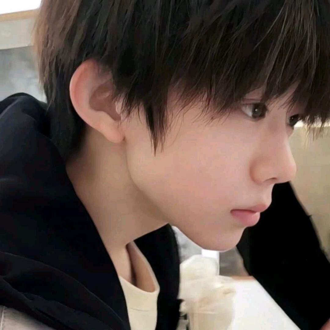 -☆奕心随恒^🐾