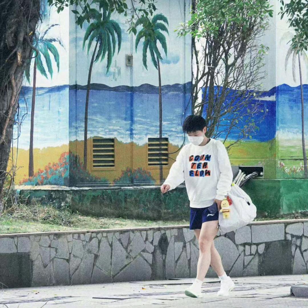 做一个快乐的小孩