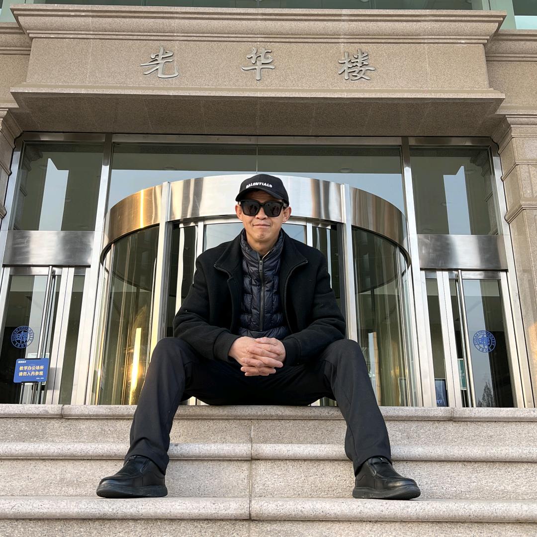 胡文祥：专业切门窗混力土