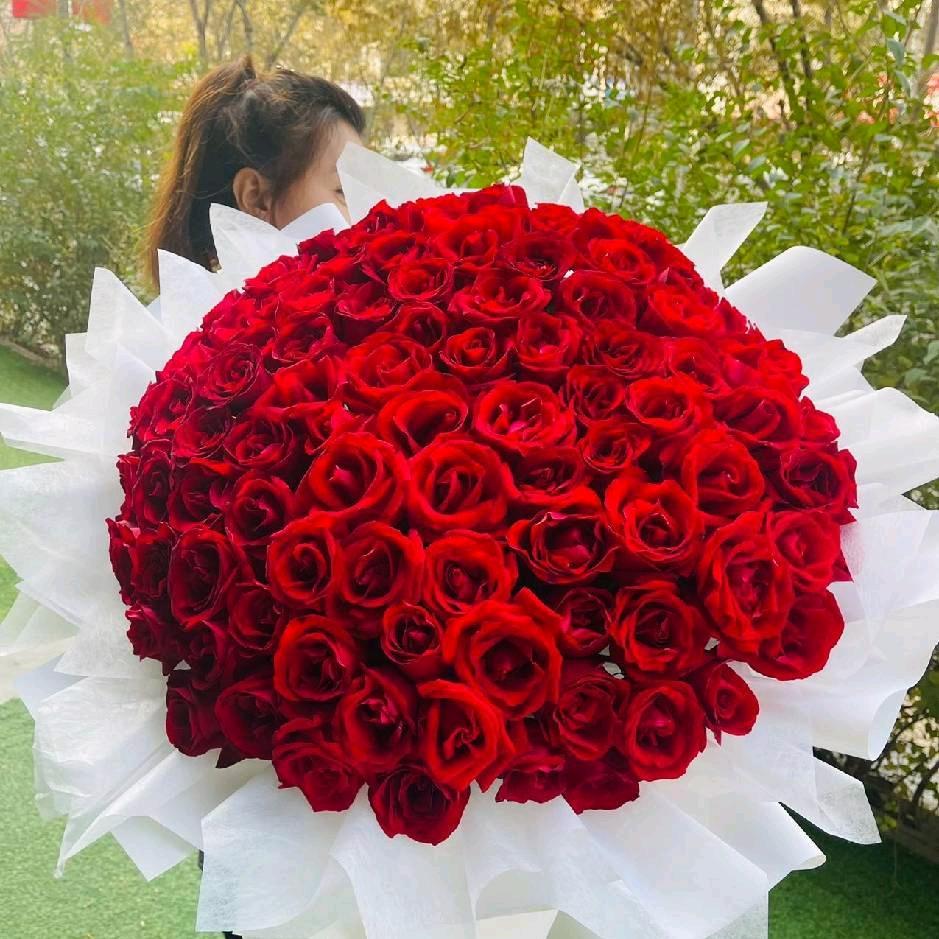 花艺师奴尔曼古丽