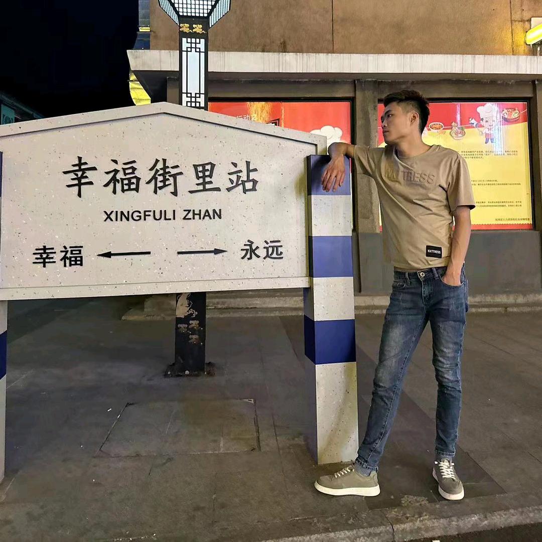 鸿姜防脱育发顶级导师