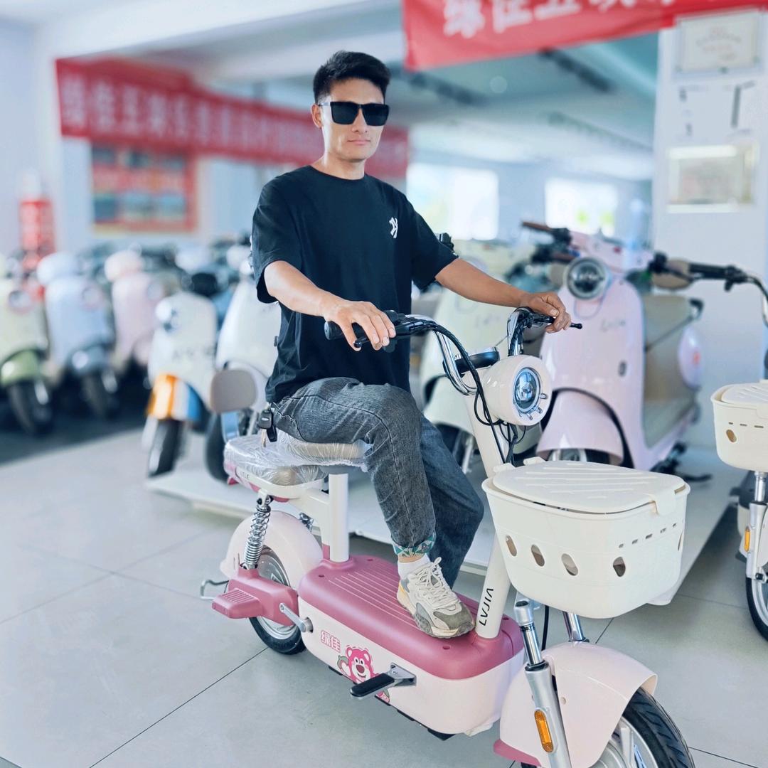 刘飞《卫辉南站绿佳》
