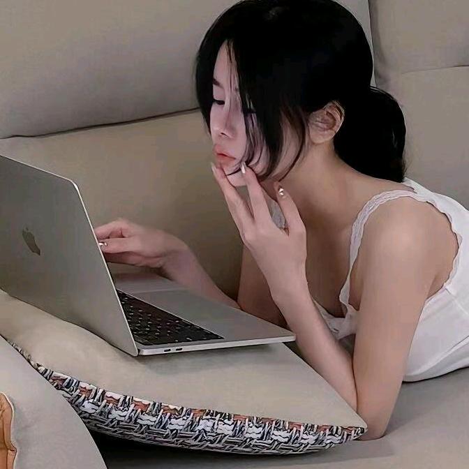 卖蜂蜜的小女孩