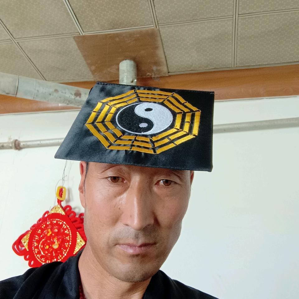 一团七连纸火店，寿衣