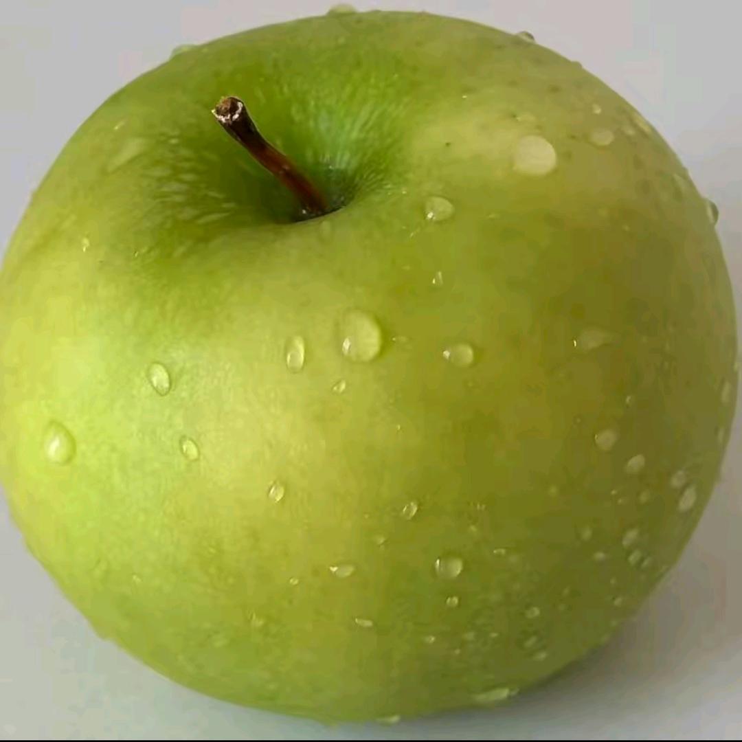 老太太扶我过马路被超速行驶的屎壳郎撞倒了