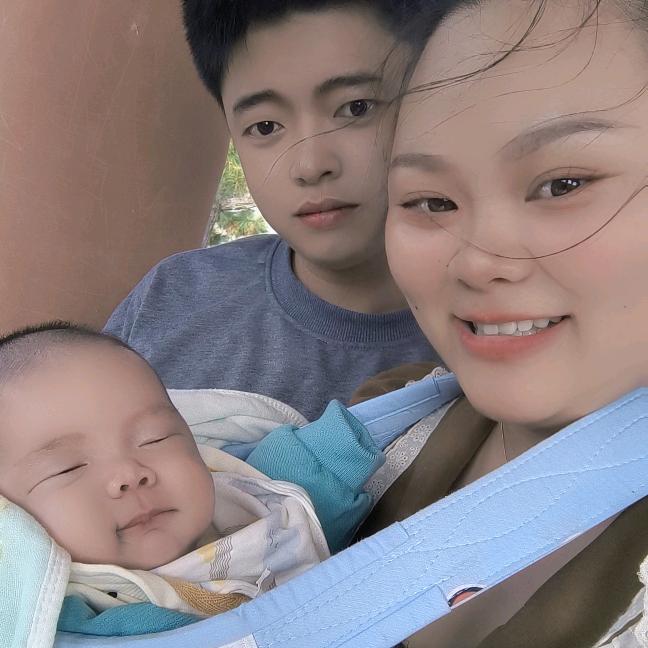 龙里县大头服装店