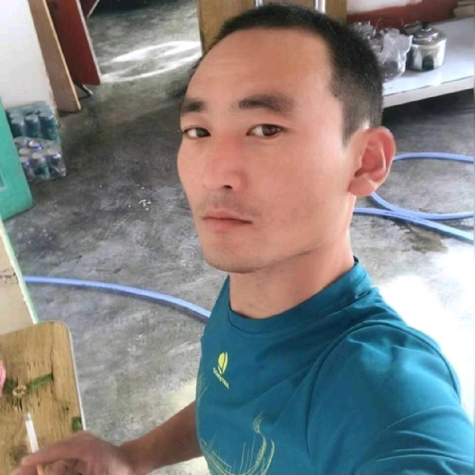 带着抑郁症哥哥跑货运