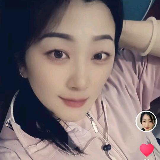 @二🌺妮👉🏻❤️