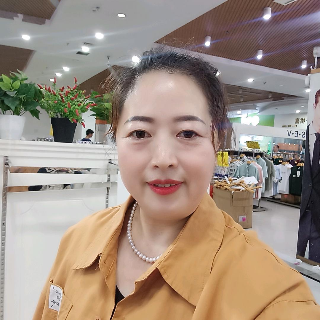 我是一个单亲妈妈，自己赚钱自己花😊