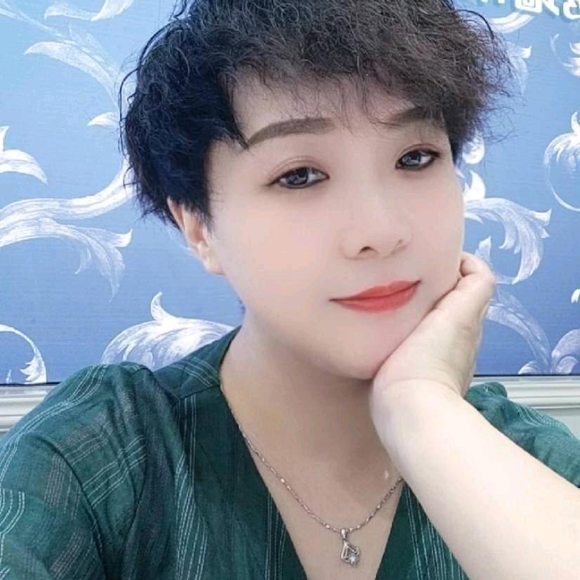 邵姐:鄂州领绣墙布窗帘