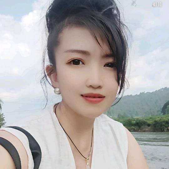 叼馋苗衣时尚穿搭