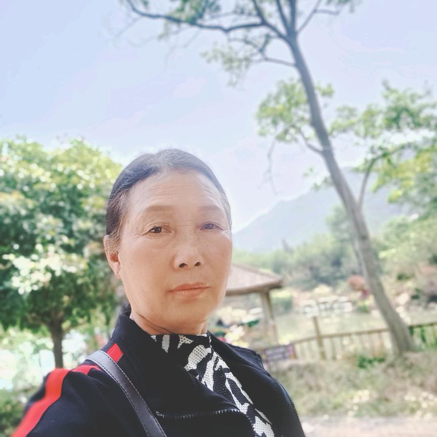 李容