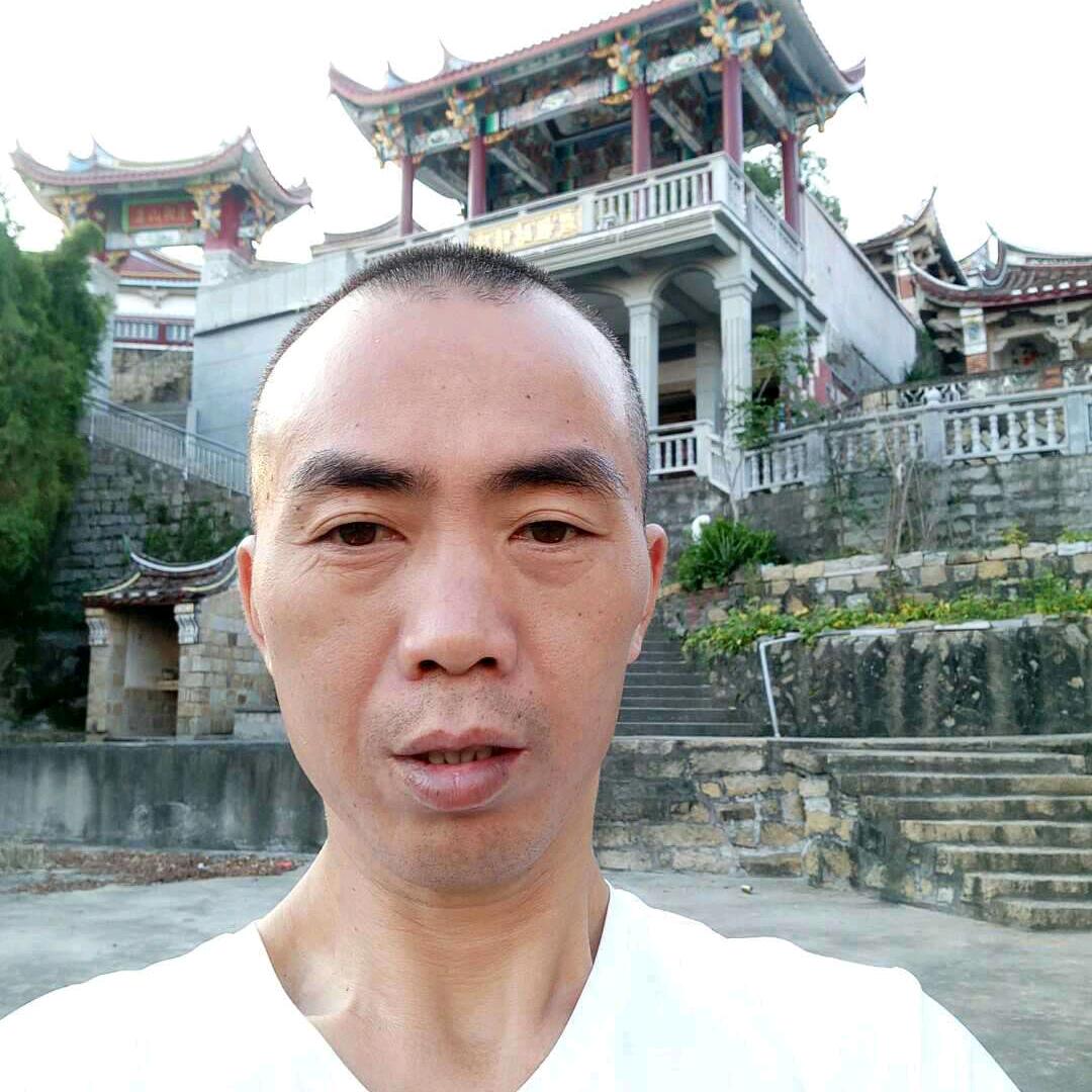 谢谈笑，我的业余爱好是盆景