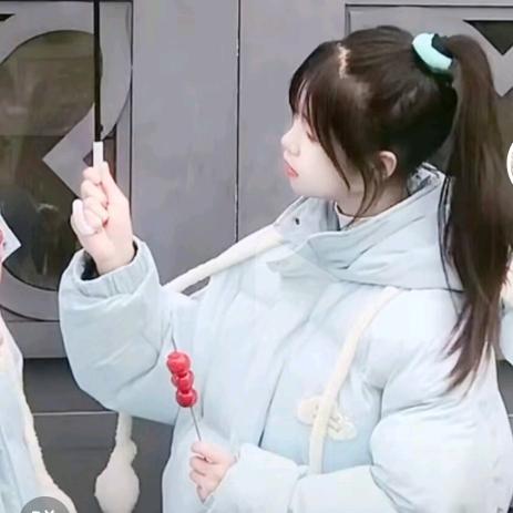 小小爱喝奶茶(小名)