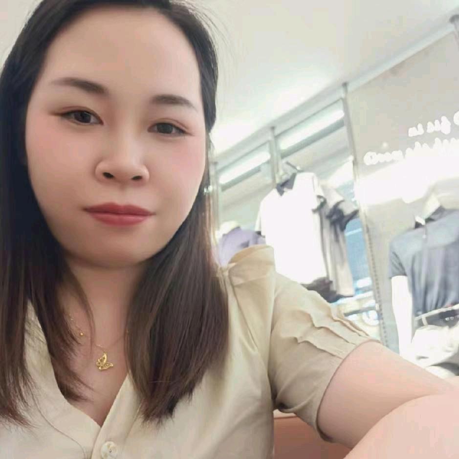 秋彤
