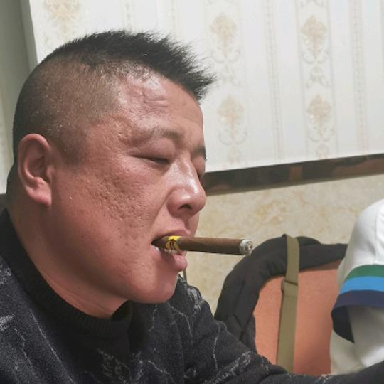 板栗哥
