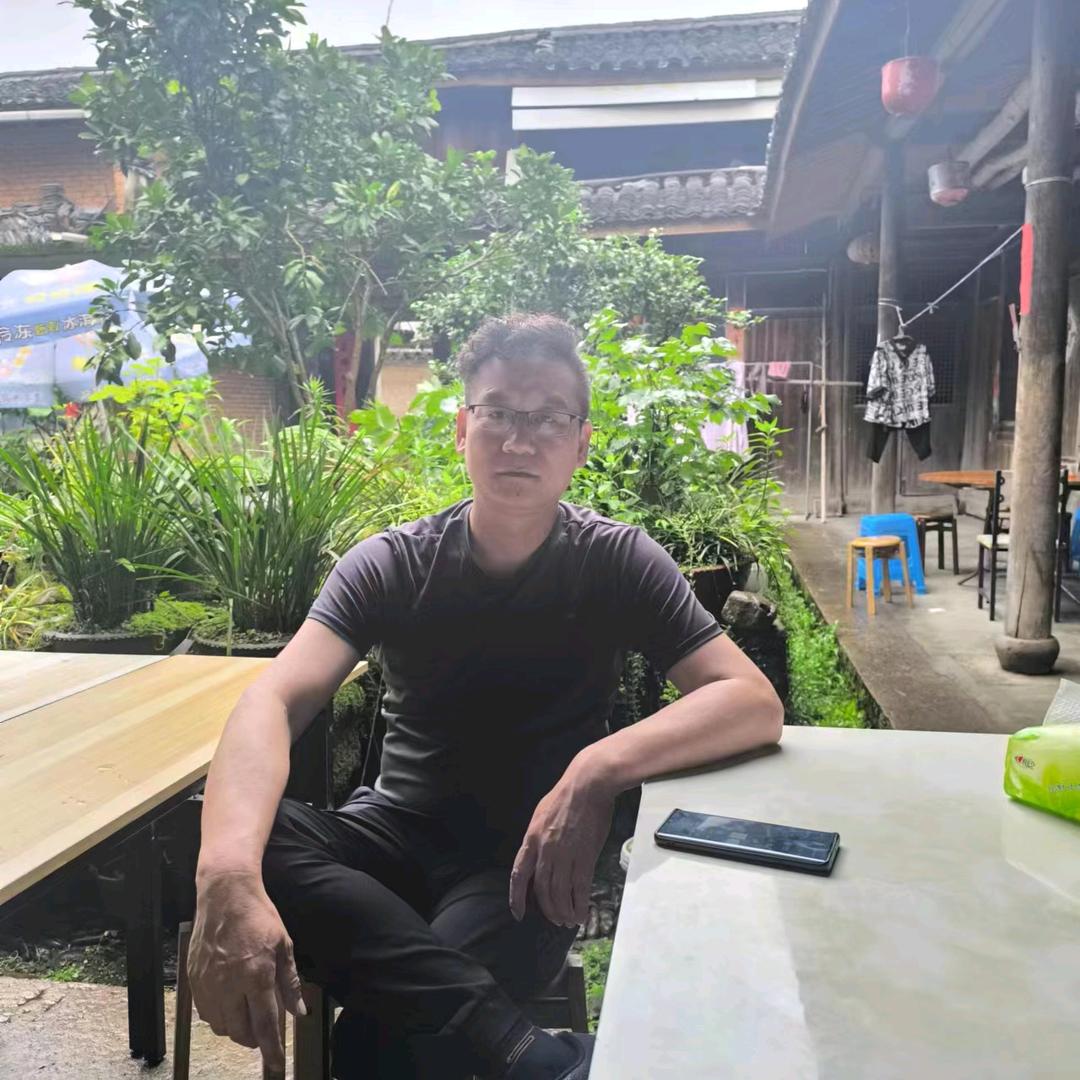 崇明华哥(•̀㉨•́)