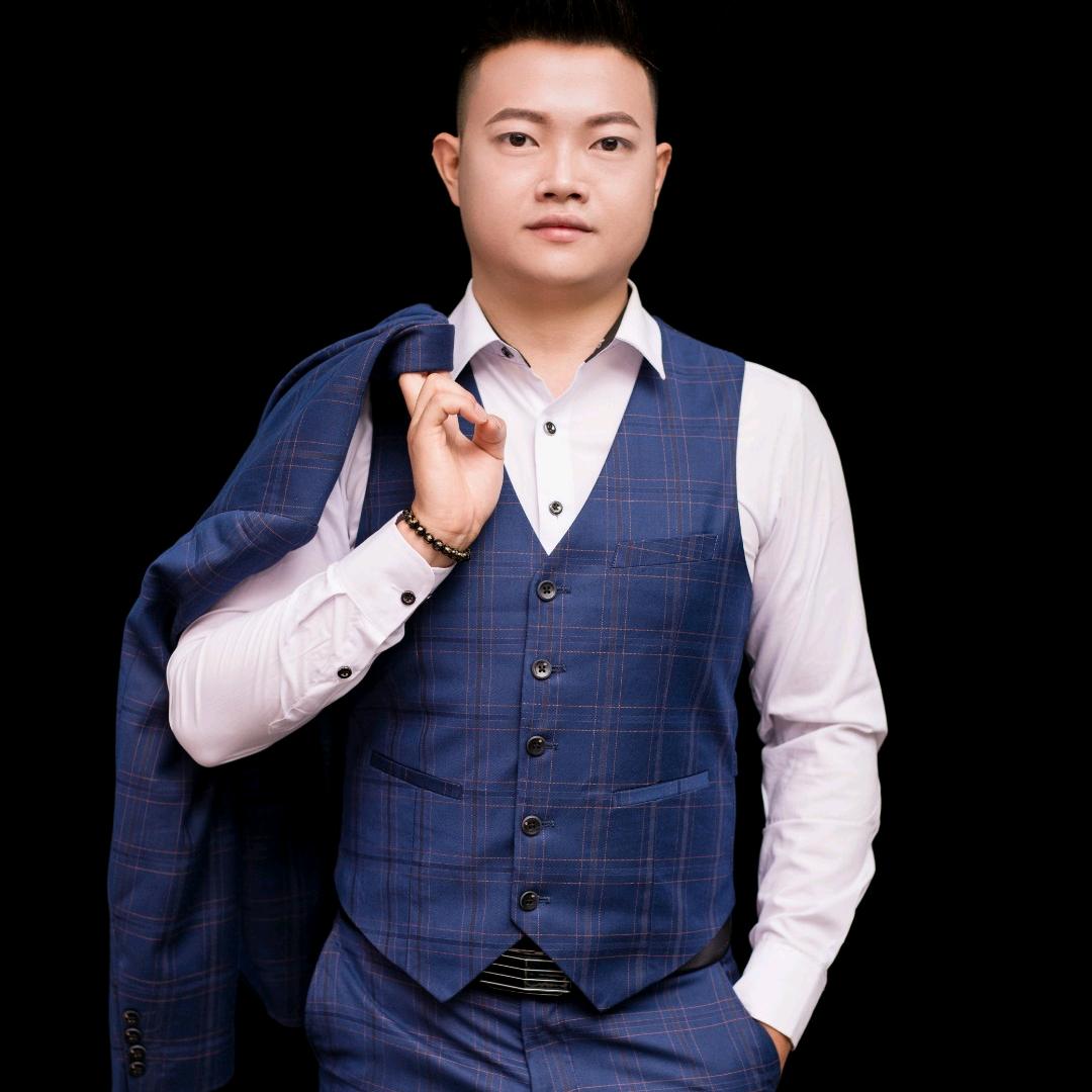 月子中心男销售