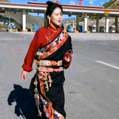 格桑德基B