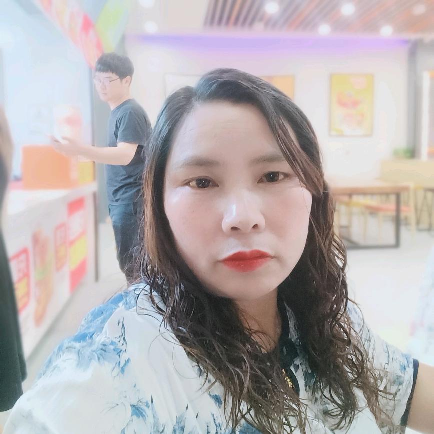卢姐特色砂锅火锅大岩美食城
