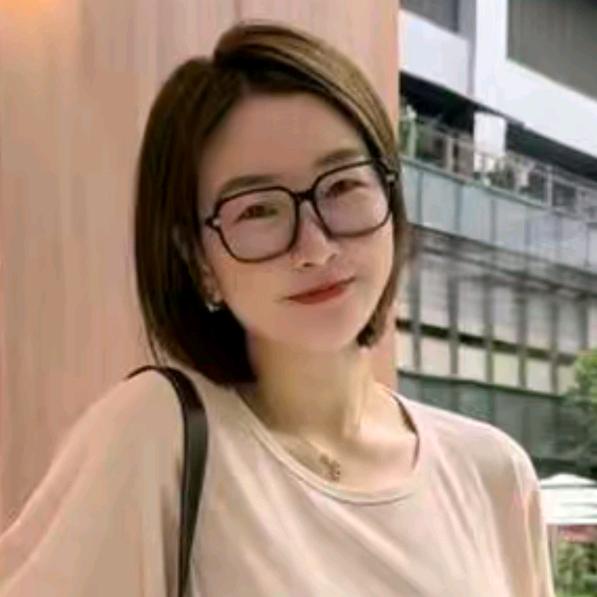 陈大圆《精品衣橱》