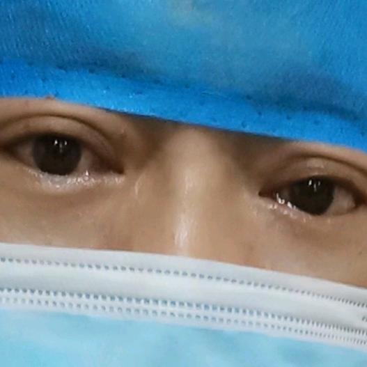 墨镜大叔