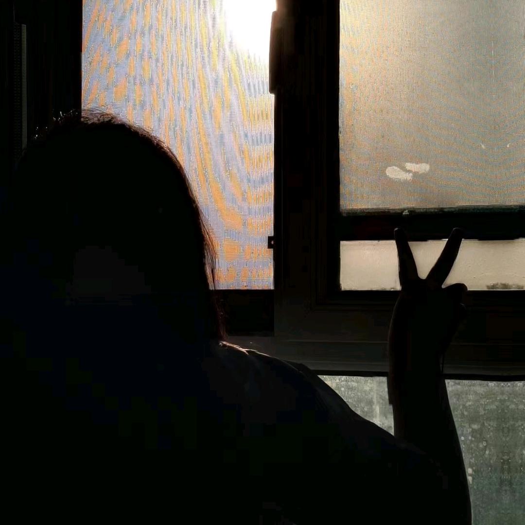 不高兴.