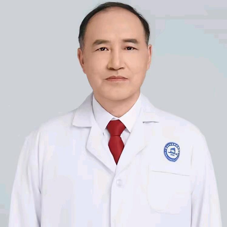 神经外科医生肖宏教授