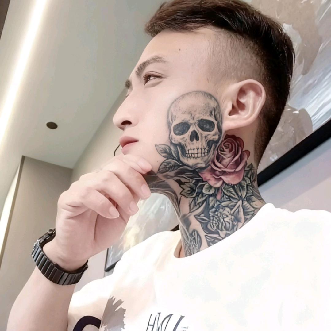 笑着(ꐦÒ‸Ó)退场，