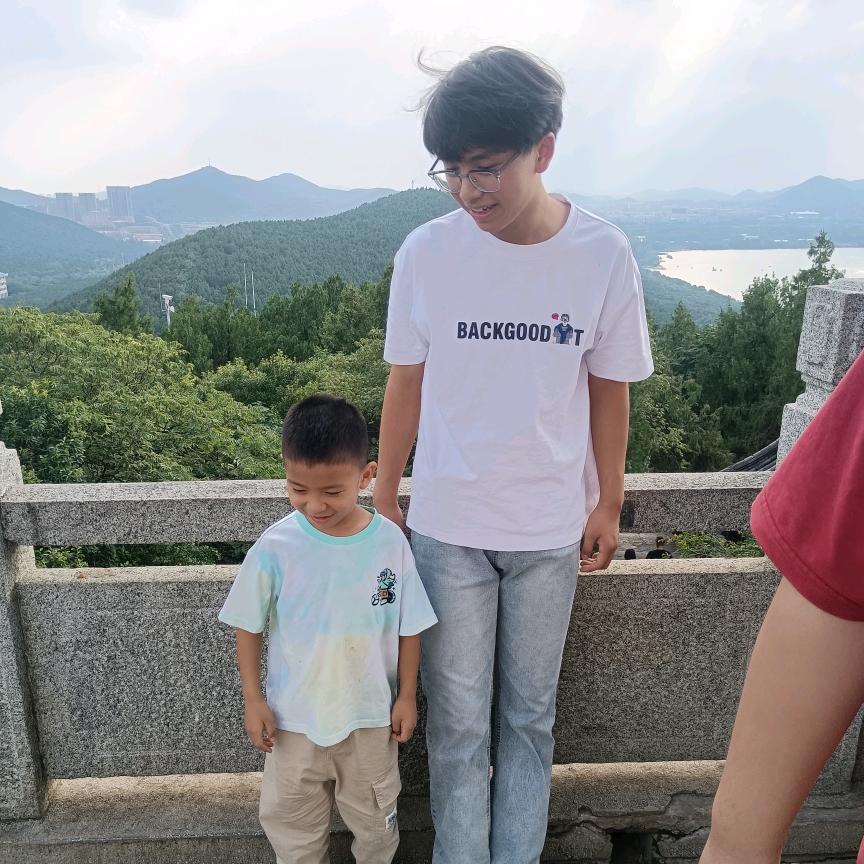 @俺有两个皮夹克