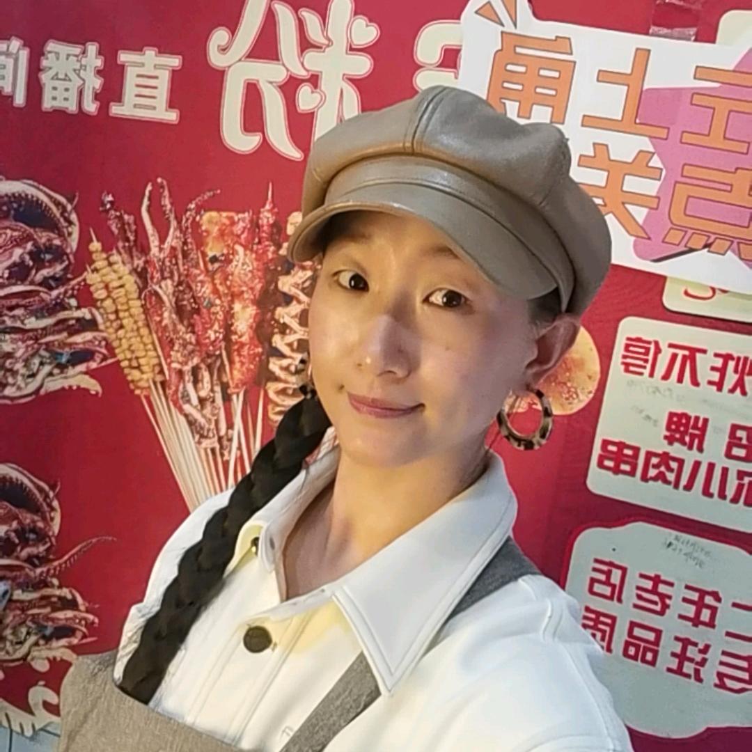 永城凤姐炸串卷馍老板娘