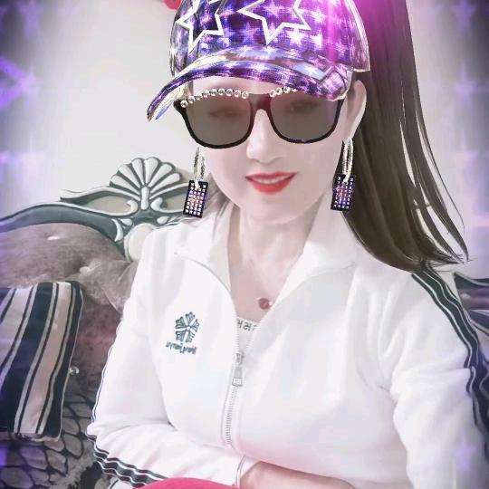 清茶一杯水，，