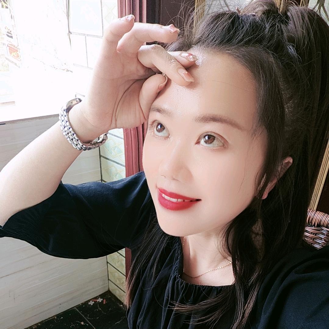 专业装修贴砖的小老奶