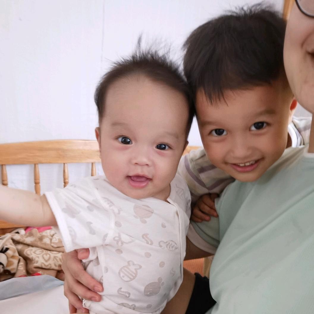 家有两宝在成长😘