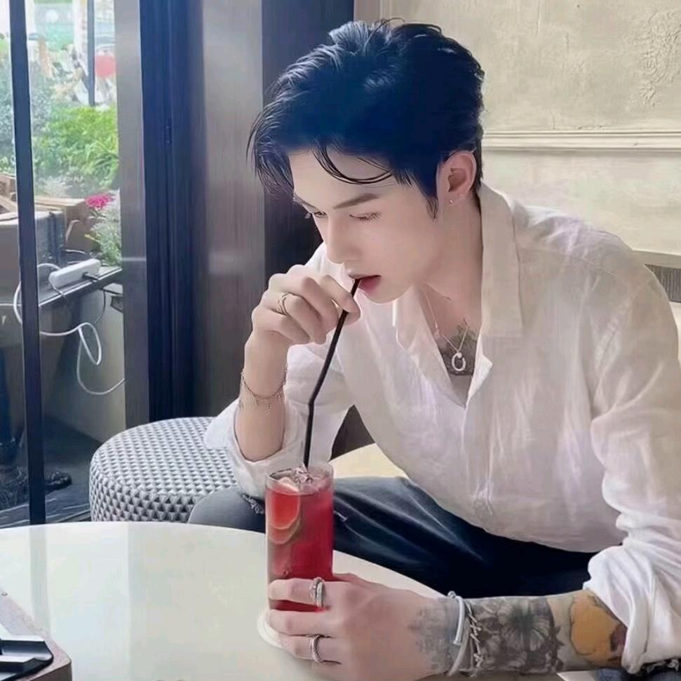 🚬᭄  慕兰  ࿐
