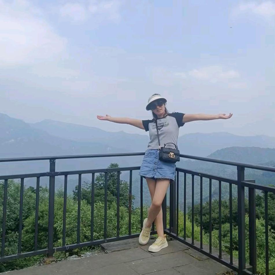 <o何♛€∑丽 o>_<o