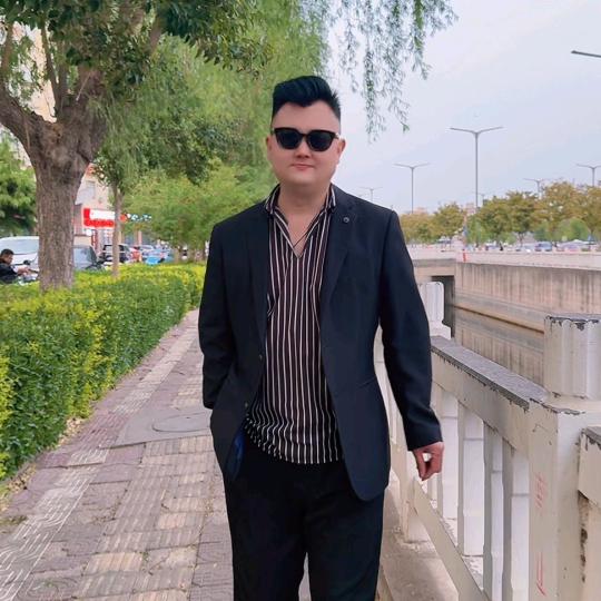 阿牛哥，每晚九点五十分开播