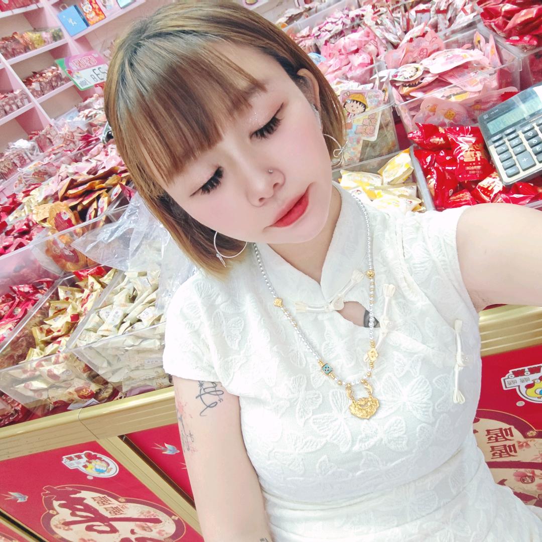 🐝钢牙小妹✨