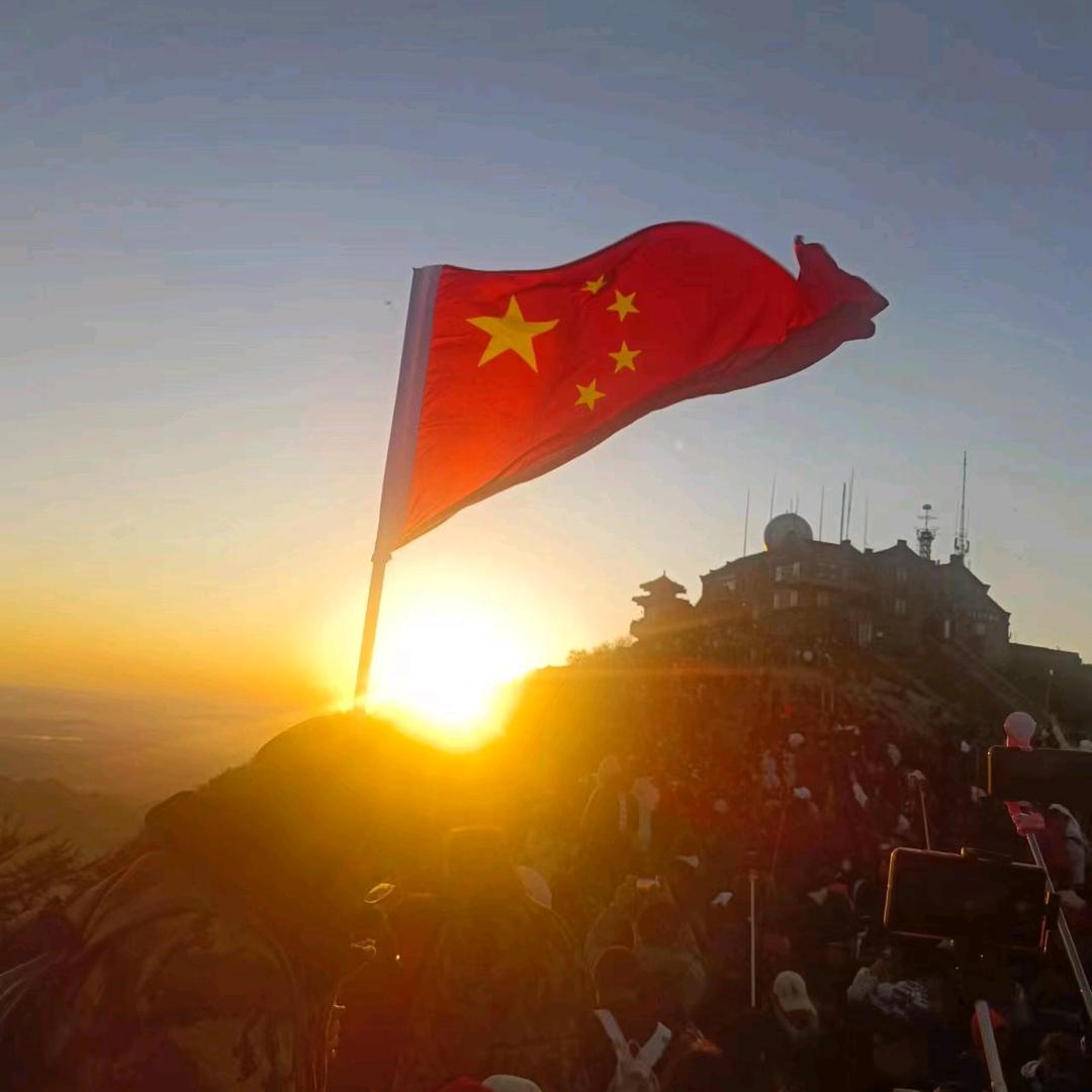 假装快乐