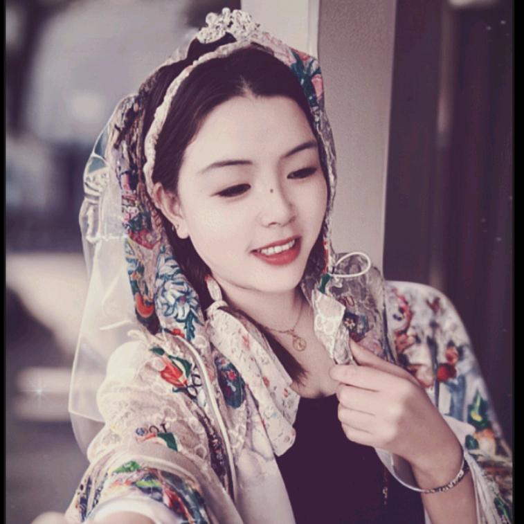 单眼皮的女人