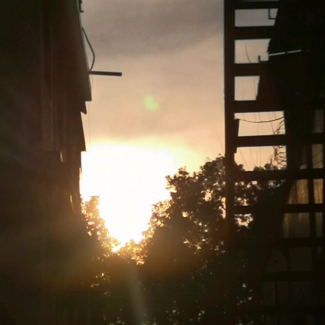 开心（(ง ˙o˙)ว）