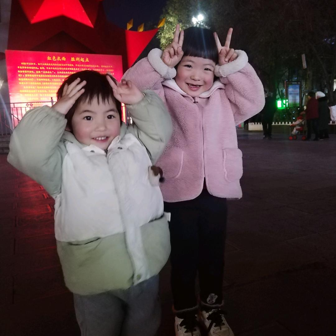 找不直（刮腻子小胡）