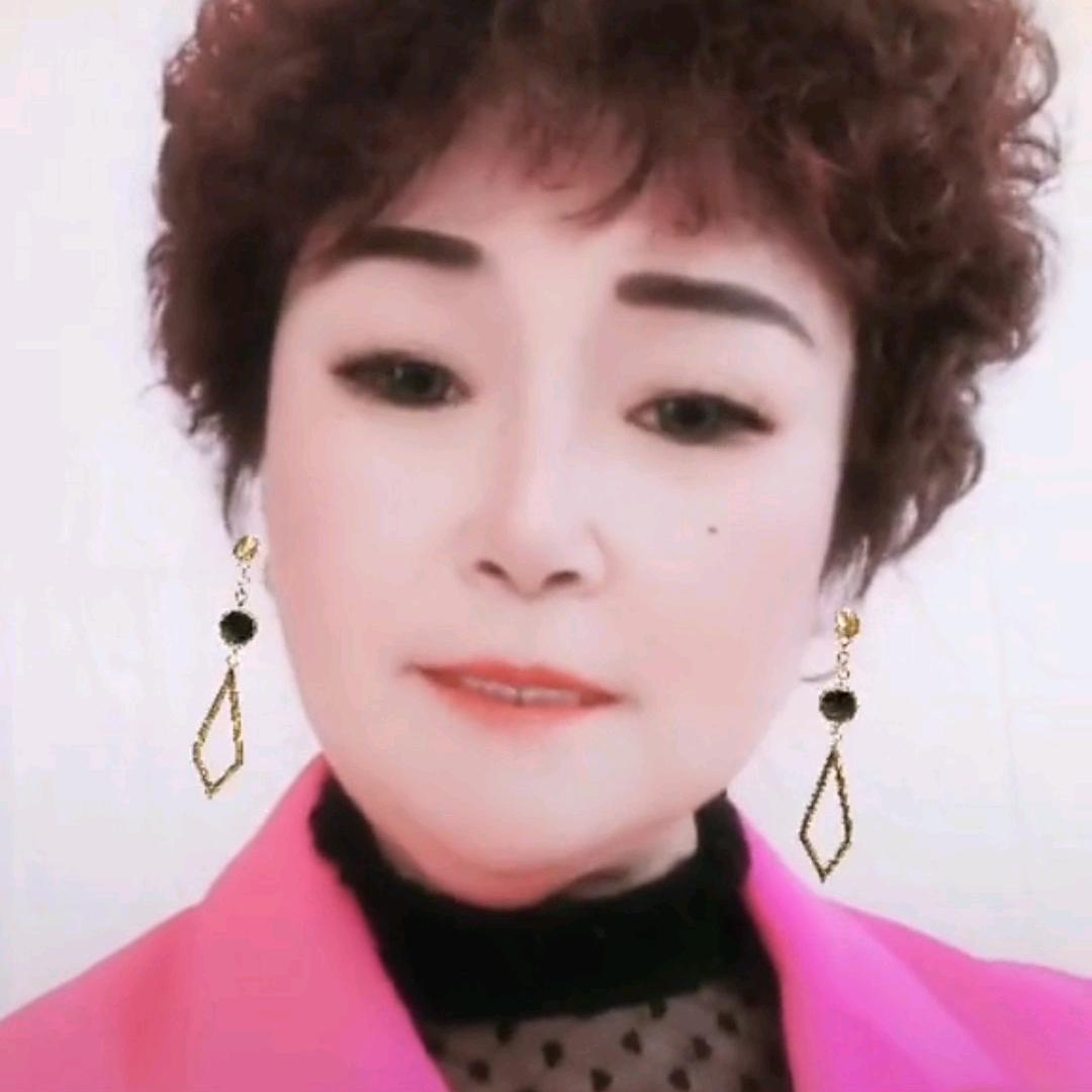 张 华