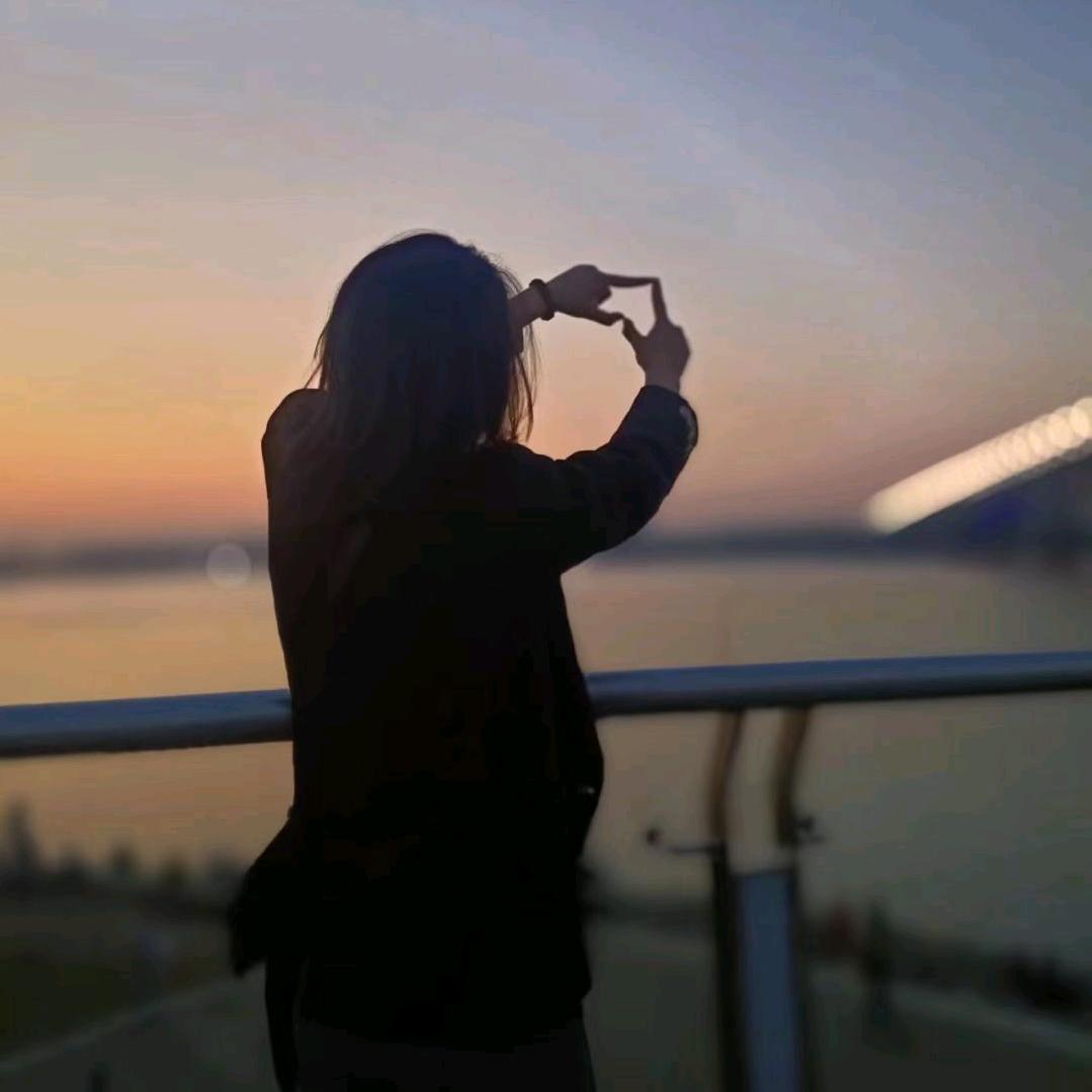 小蜜蜂🍎1🍊8🐍8