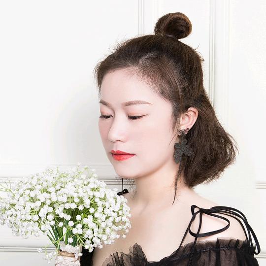 英子