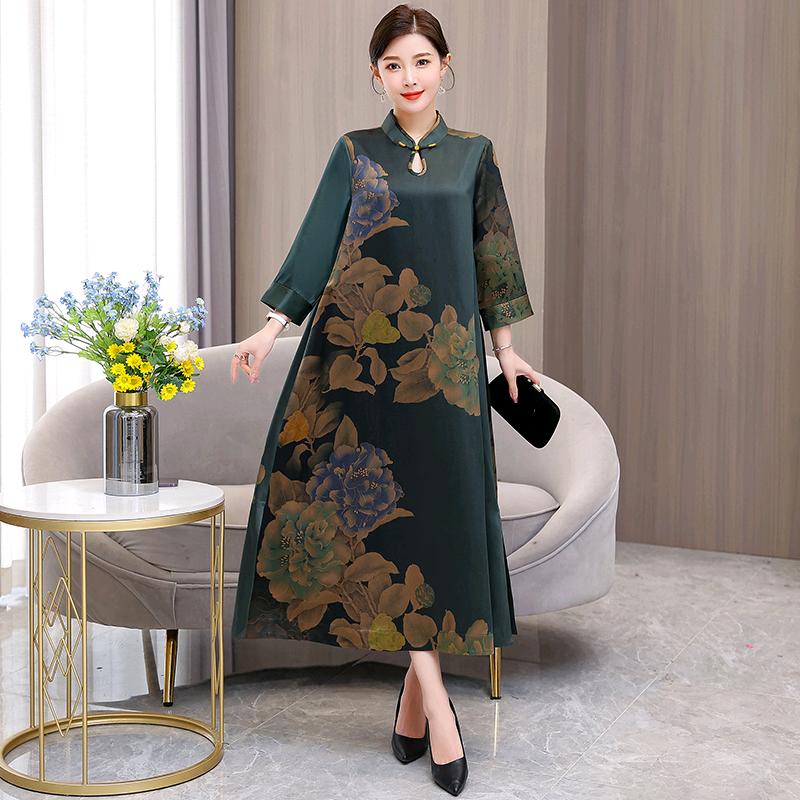 晓丽的女装店改良旗袍