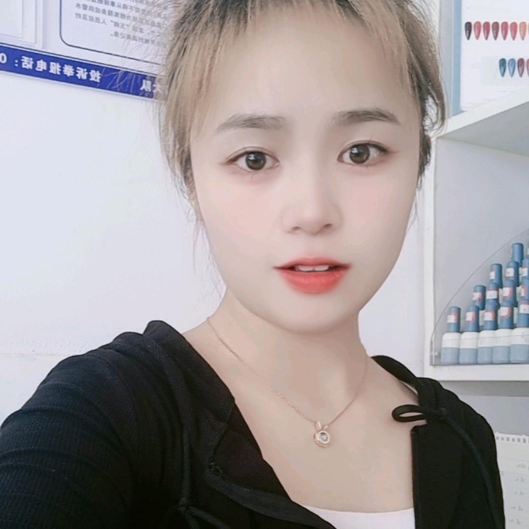 周六福渌口店甜甜