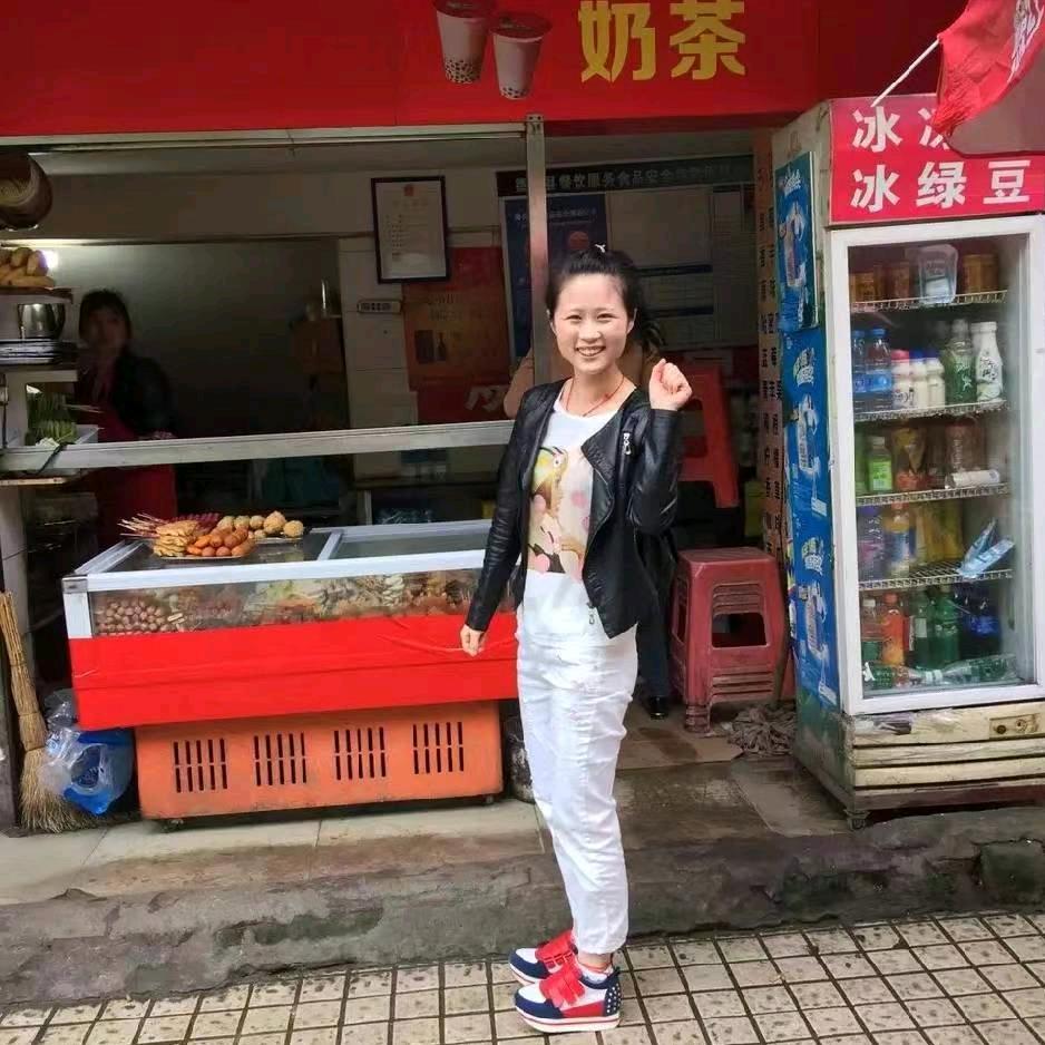 三孩宝妈青青