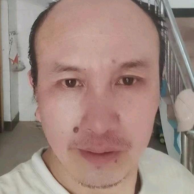 汪师傅在景洪贴砖做瓷砖橱柜